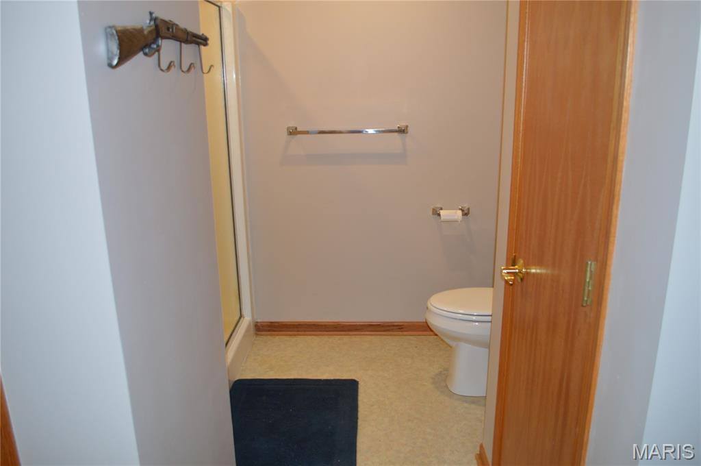 222 Scanland Farm Road, Montgomery City, MO 63361