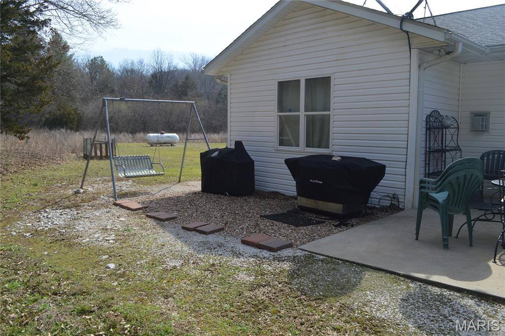 222 Scanland Farm Road, Montgomery City, MO 63361