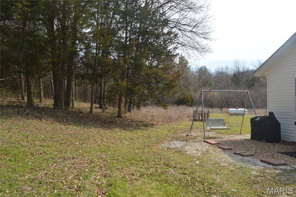 222 Scanland Farm Road, Montgomery City, MO 63361