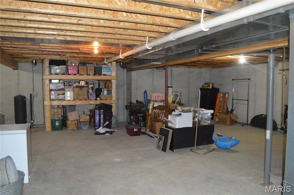 222 Scanland Farm Road, Montgomery City, MO 63361