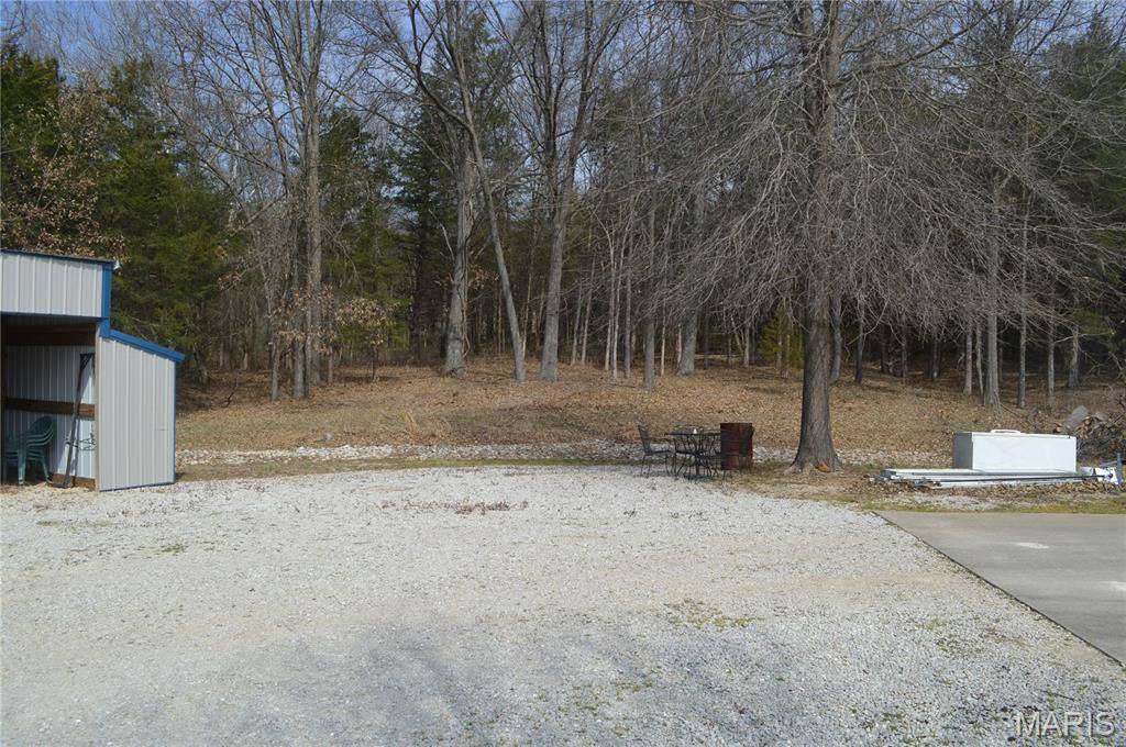 222 Scanland Farm Road, Montgomery City, MO 63361