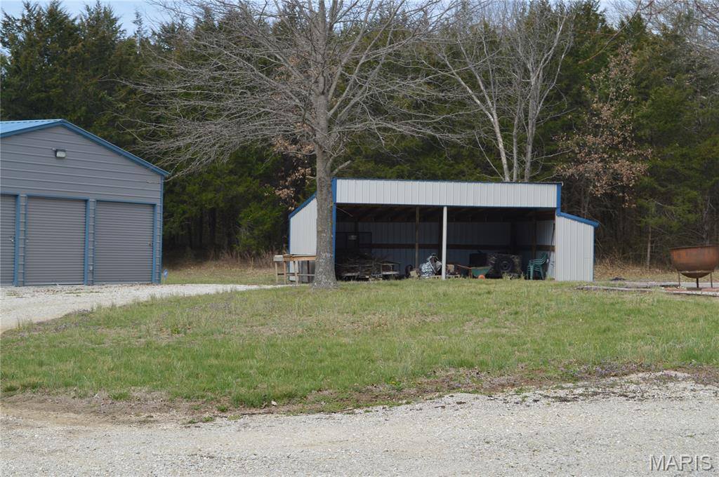 222 Scanland Farm Road, Montgomery City, MO 63361