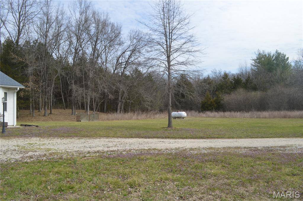 222 Scanland Farm Road, Montgomery City, MO 63361
