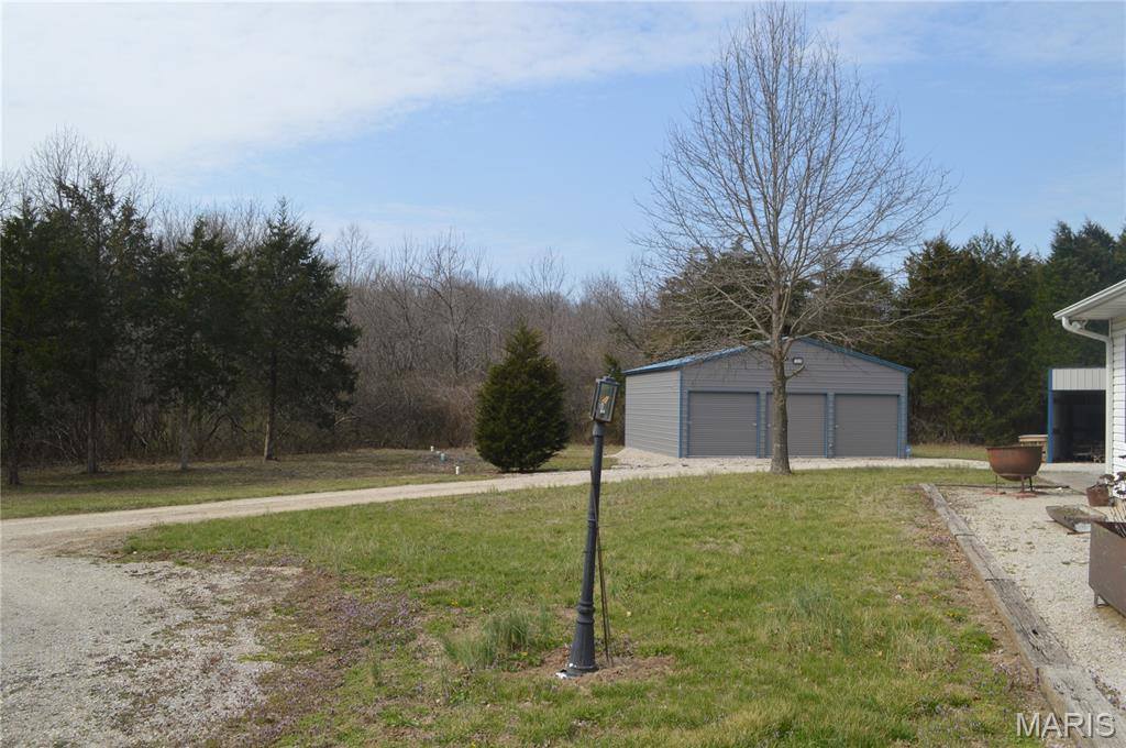 222 Scanland Farm Road, Montgomery City, MO 63361