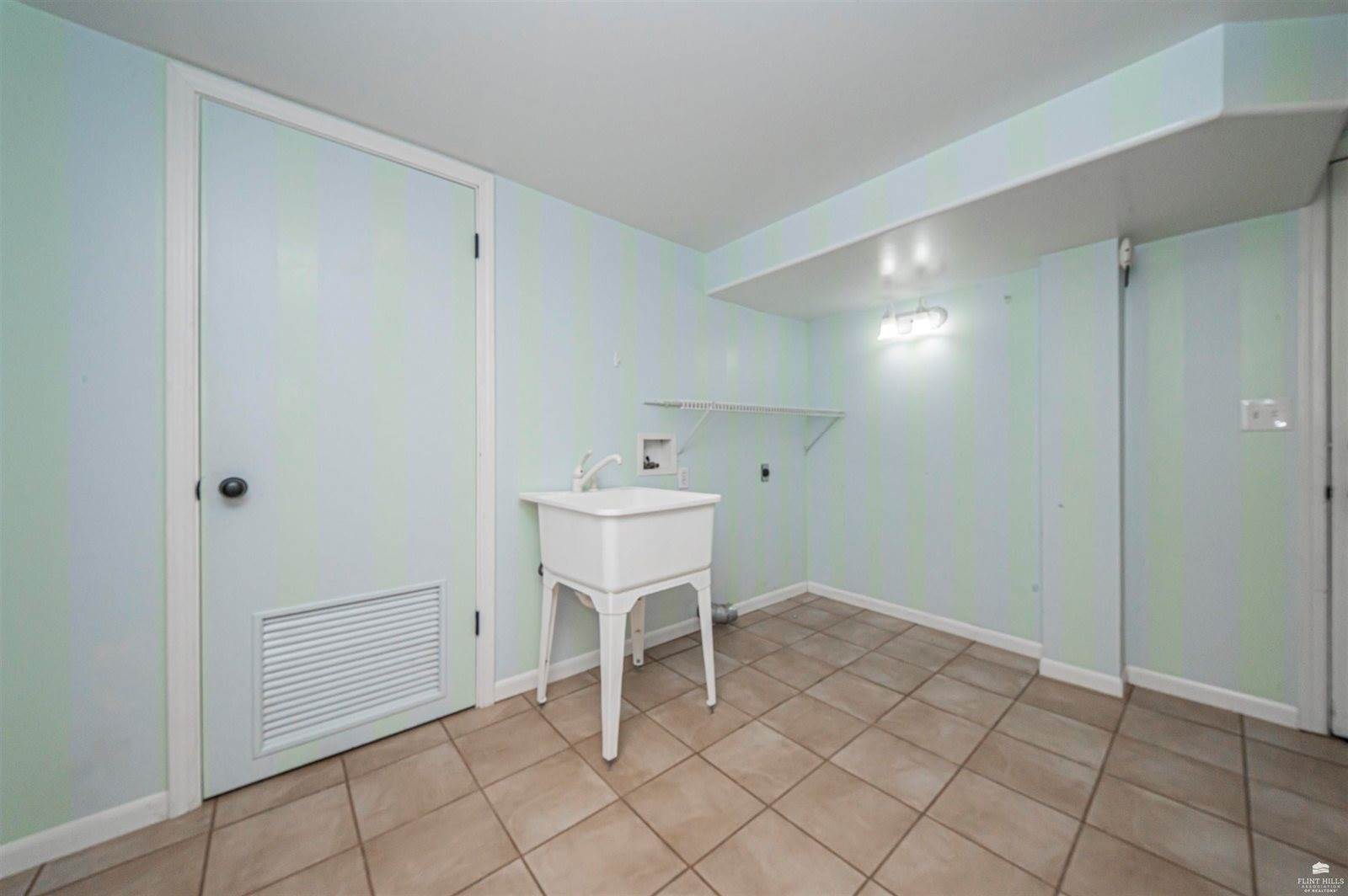 1741 Bel Air Drive, Junction City, KS 66441