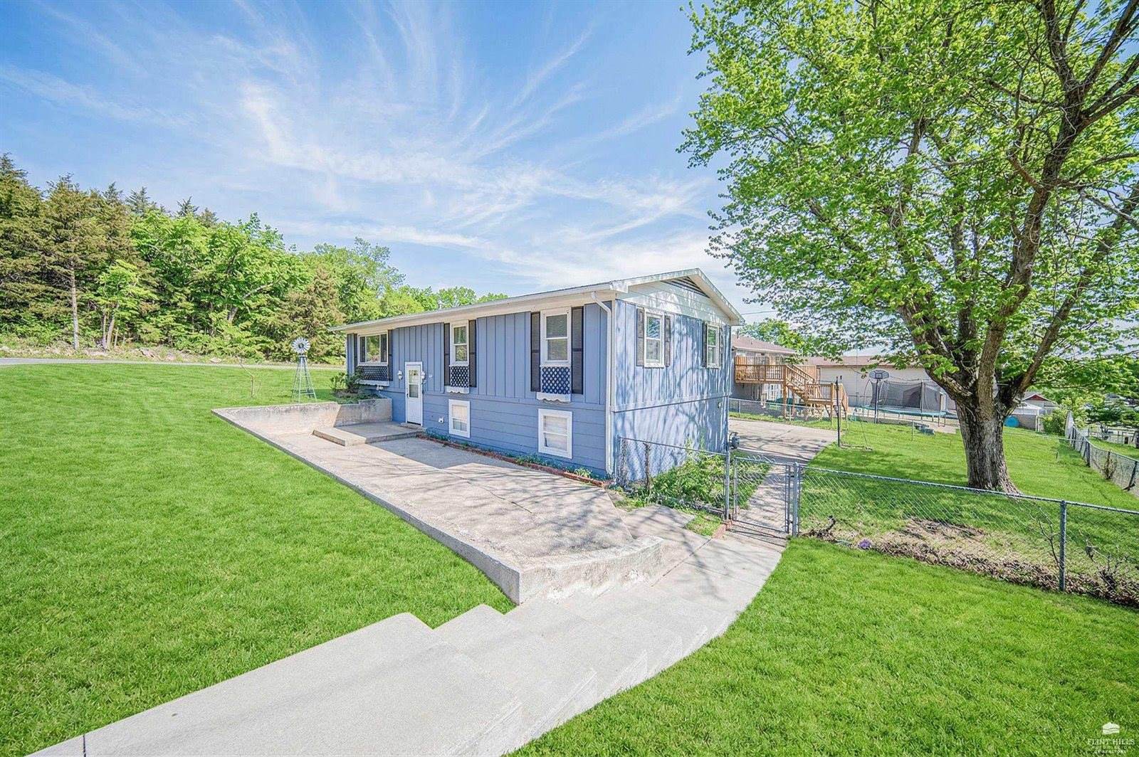1741 Bel Air Drive, Junction City, KS 66441