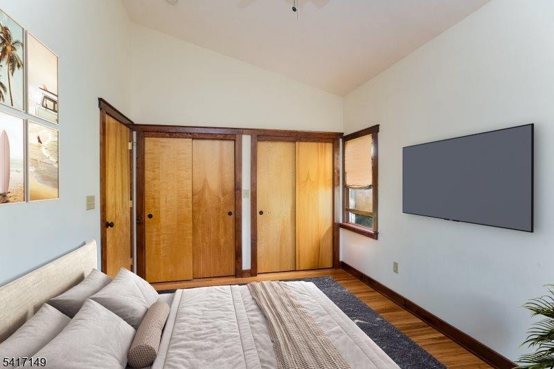 4 Greenbrier Rd, Green Brook Township, NJ 08812