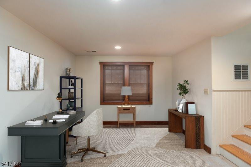 4 Greenbrier Rd, Green Brook Township, NJ 08812