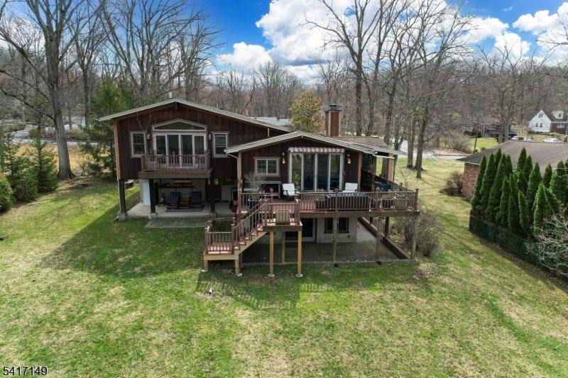 4 Greenbrier Rd, Green Brook Township, NJ 08812