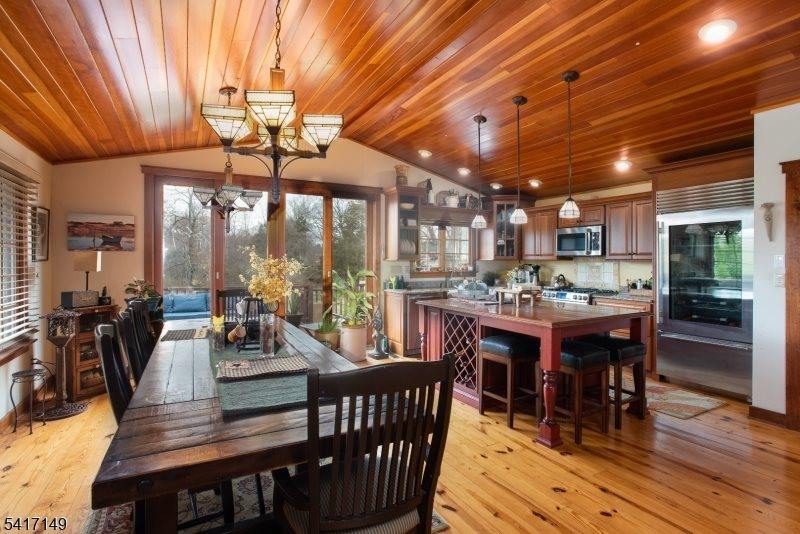 4 Greenbrier Rd, Green Brook Township, NJ 08812