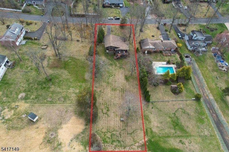 4 Greenbrier Rd, Green Brook Township, NJ 08812