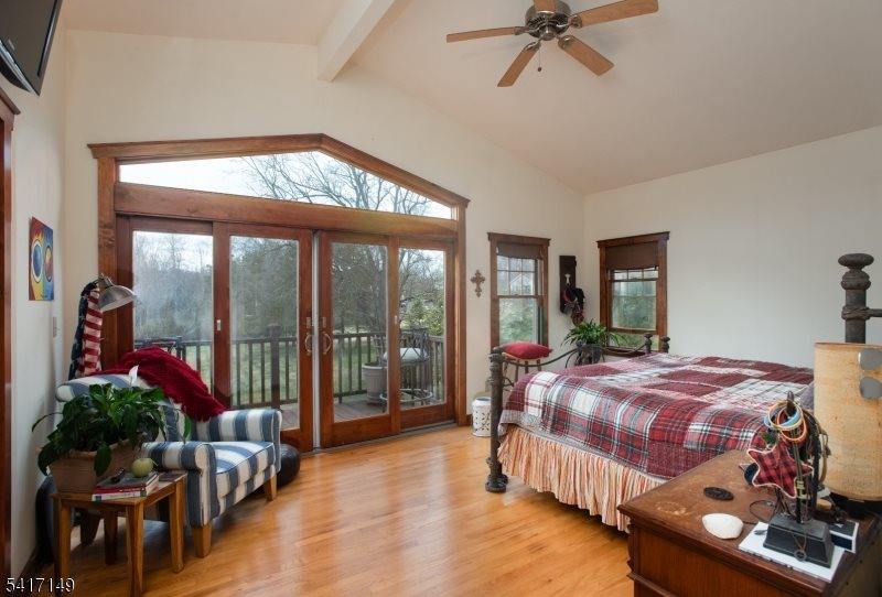 4 Greenbrier Rd, Green Brook Township, NJ 08812