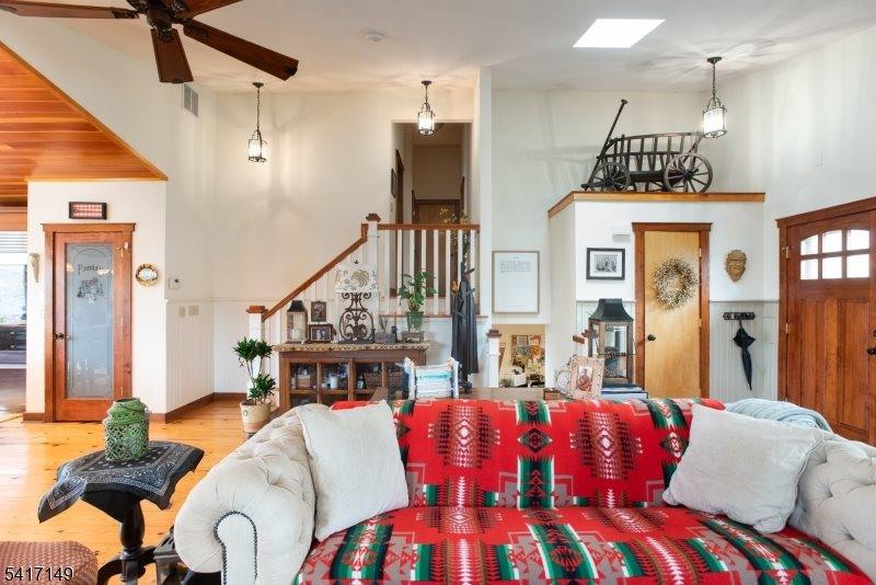 4 Greenbrier Rd, Green Brook Township, NJ 08812