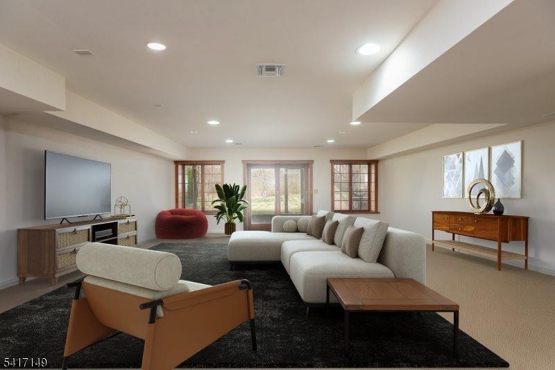 4 Greenbrier Rd, Green Brook Township, NJ 08812