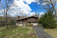 4 Greenbrier Rd, Green Brook Township, NJ 08812