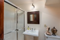 4 Greenbrier Rd, Green Brook Township, NJ 08812