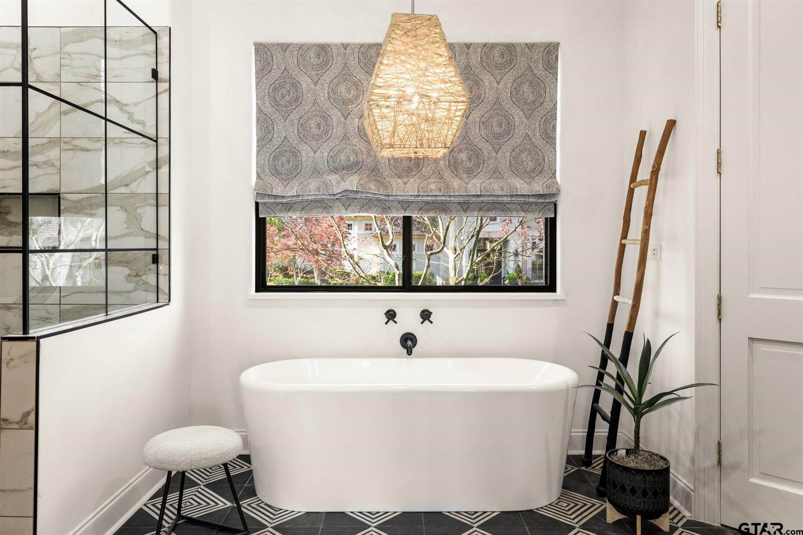 4372 Cascades Blvd, Tyler, TX 75709