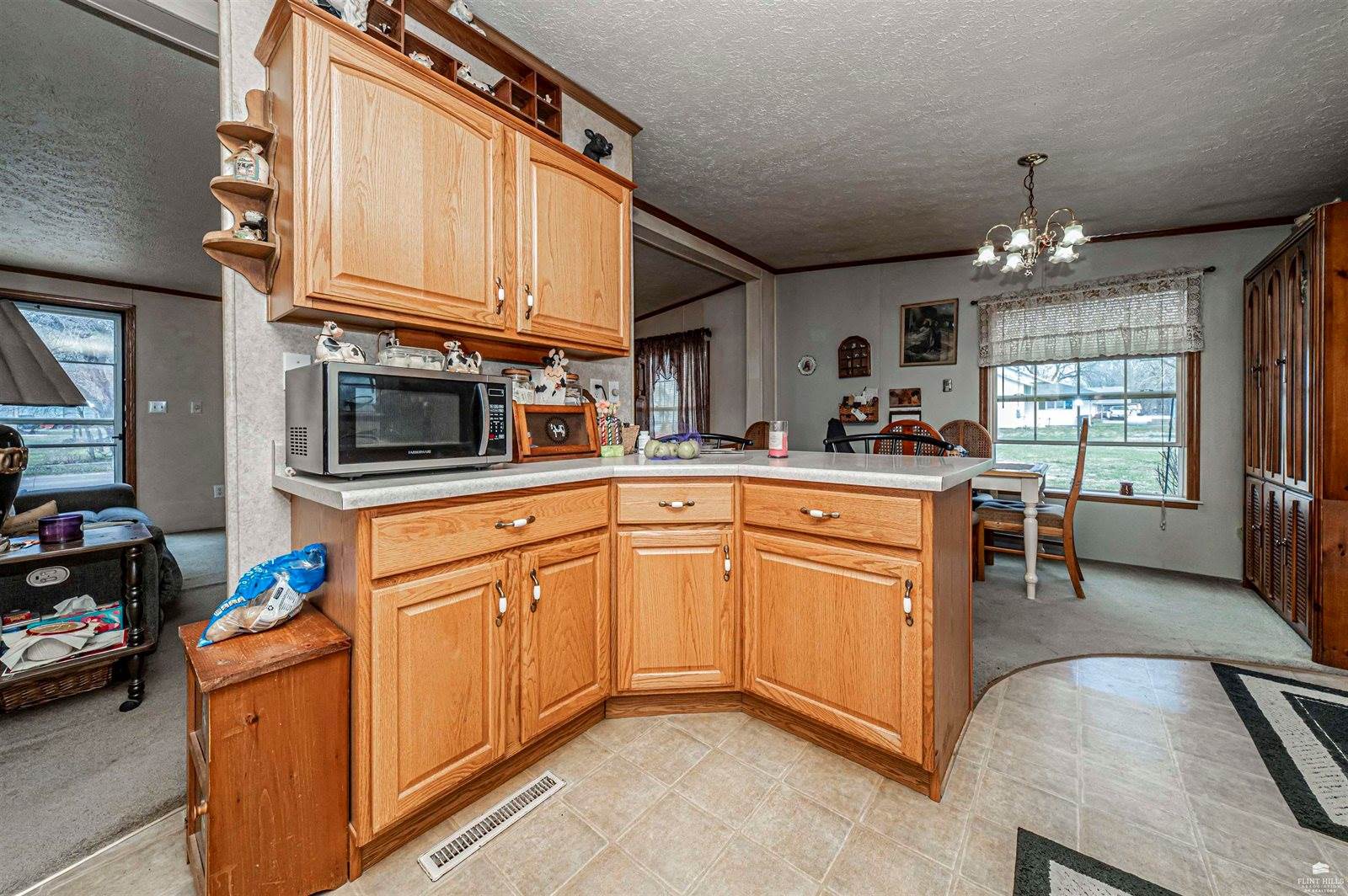 210 South Michigan Street, Leonardville, KS 66449