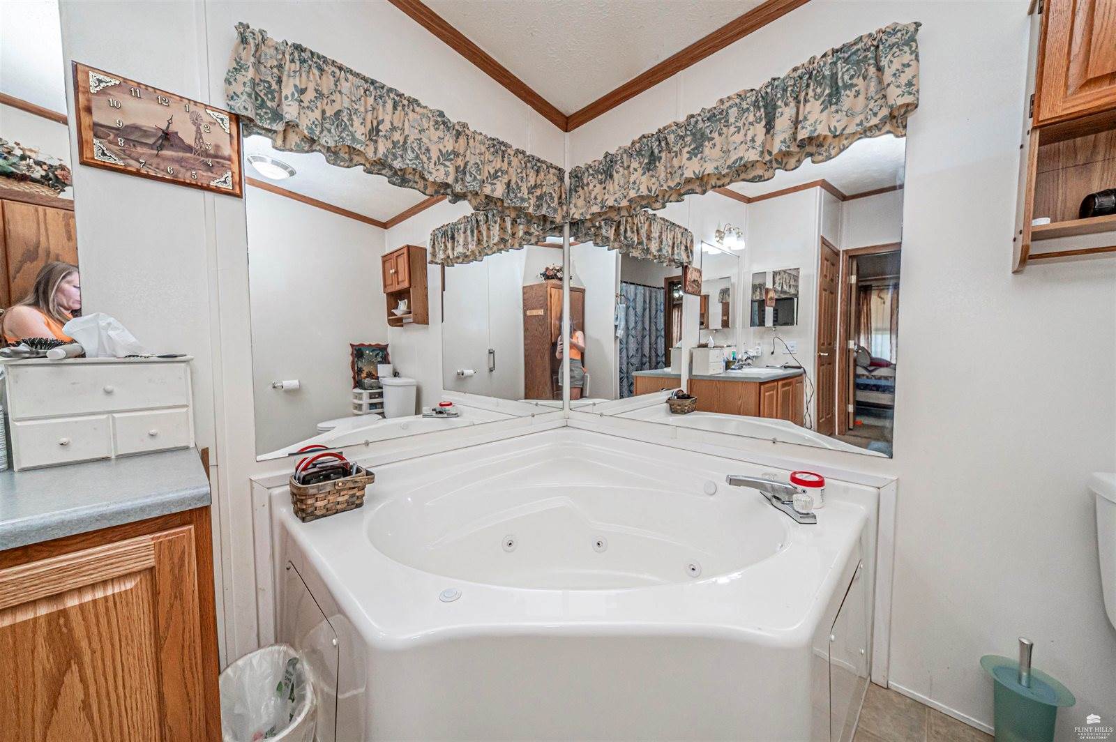 210 South Michigan Street, Leonardville, KS 66449