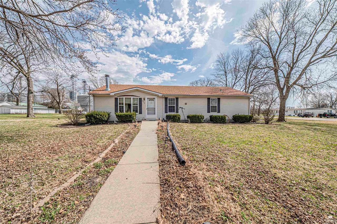 210 South Michigan Street, Leonardville, KS 66449