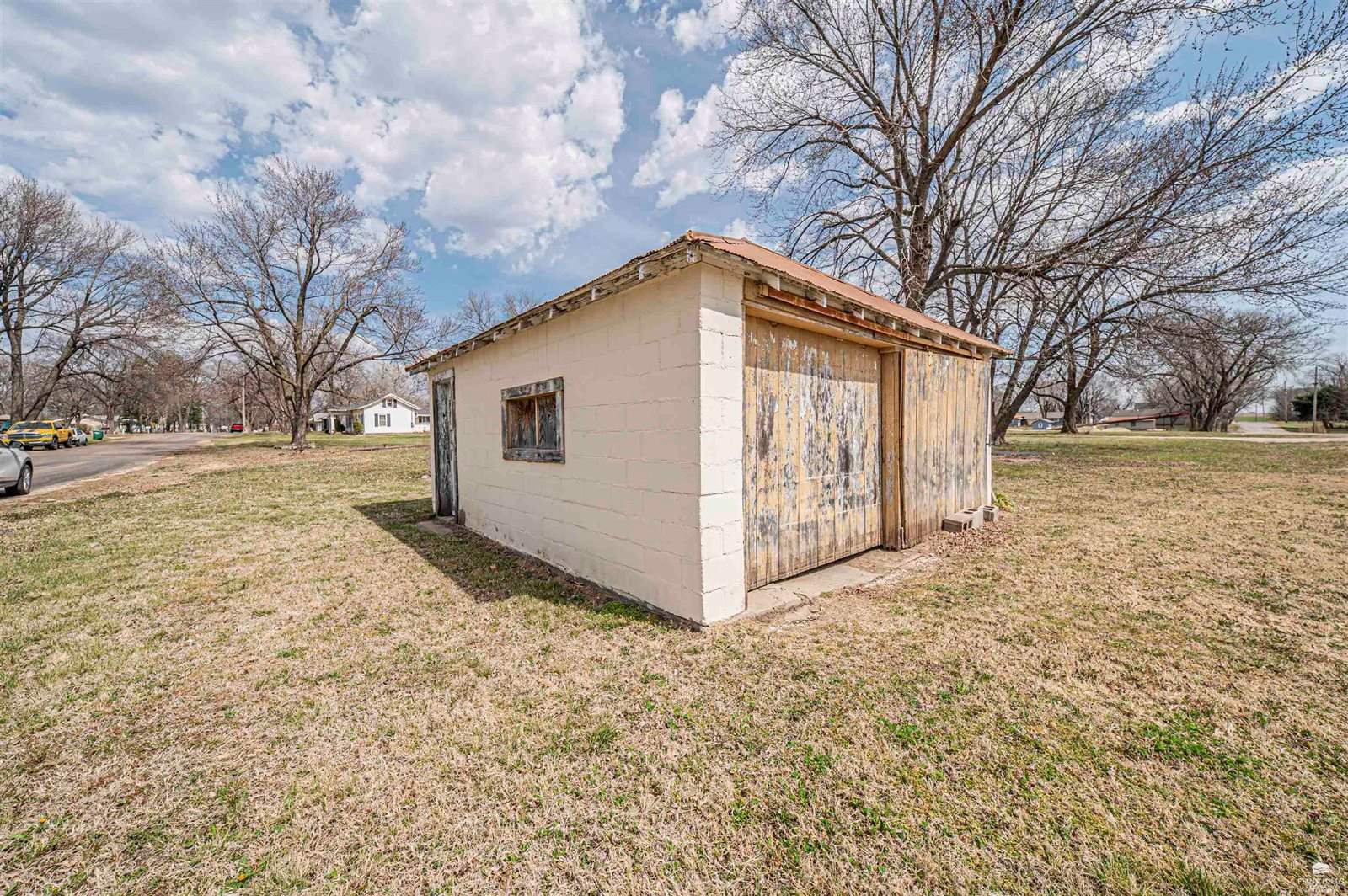 210 South Michigan Street, Leonardville, KS 66449