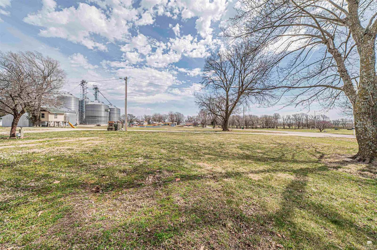 210 South Michigan Street, Leonardville, KS 66449