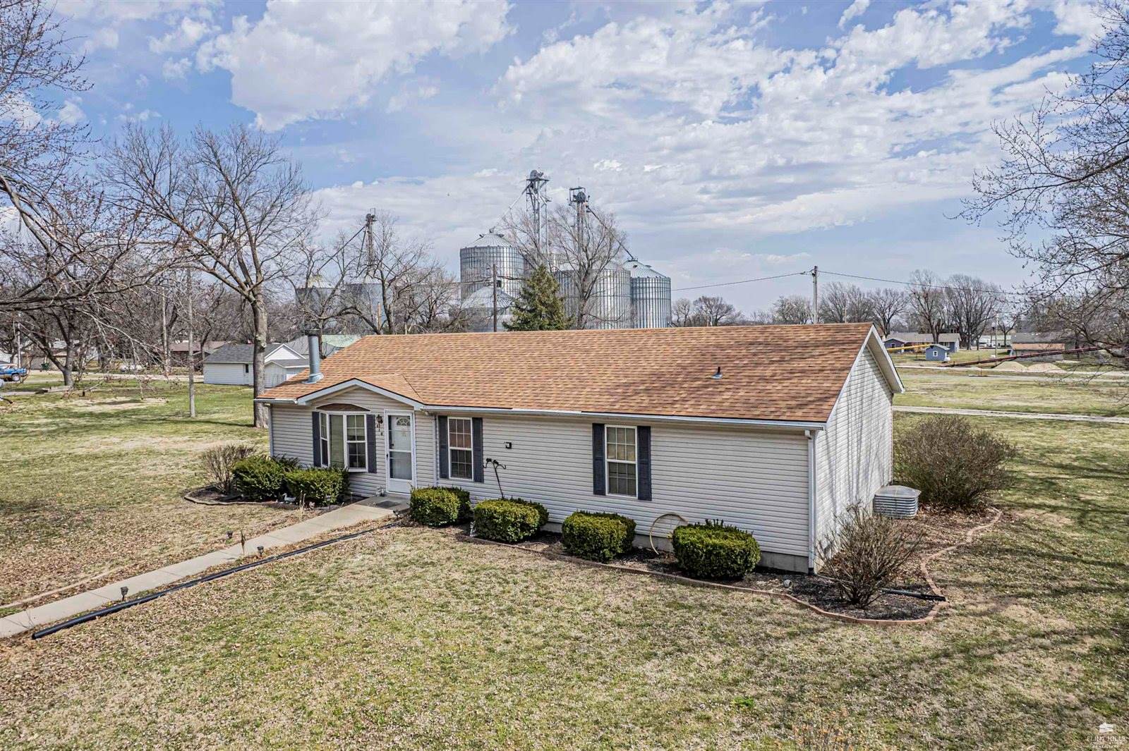 210 South Michigan Street, Leonardville, KS 66449