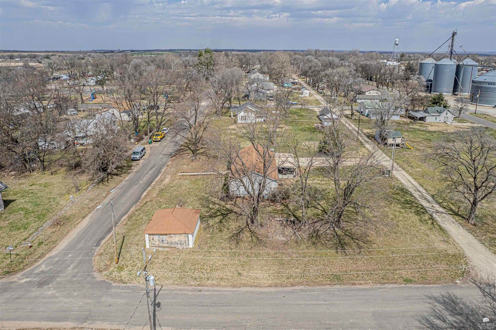 210 South Michigan Street, Leonardville, KS 66449