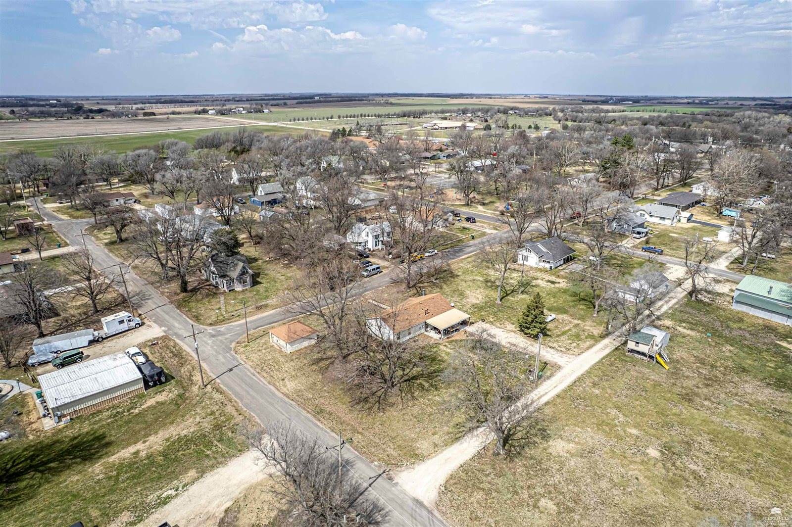 210 South Michigan Street, Leonardville, KS 66449