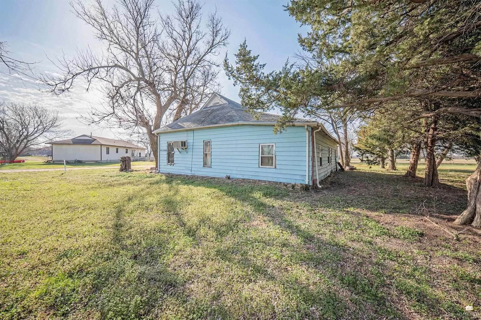 101 South Nebraska Street, Woodbine, KS 67492