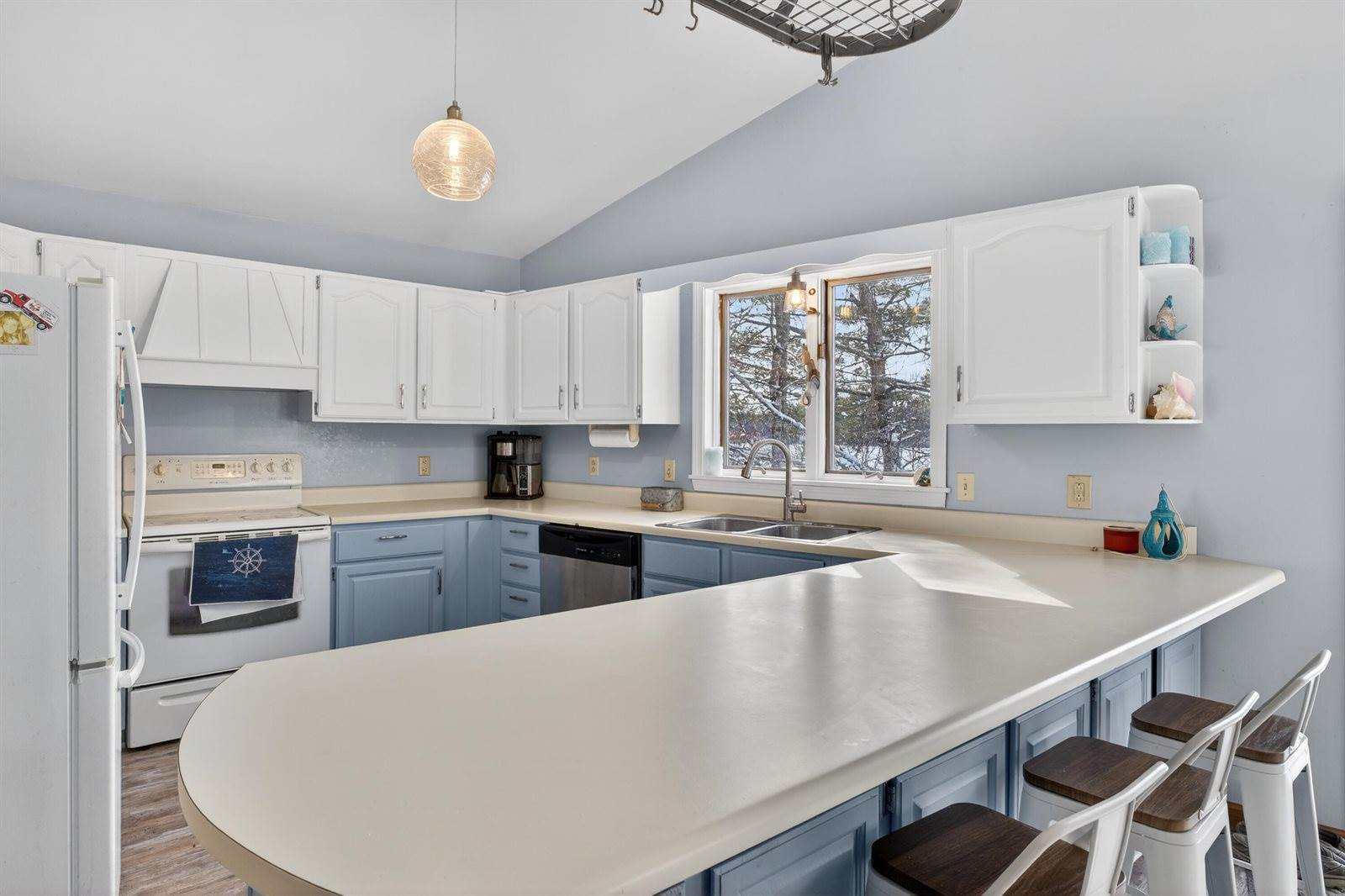 87 Maple Ridge Drive, Monmouth, ME 04259