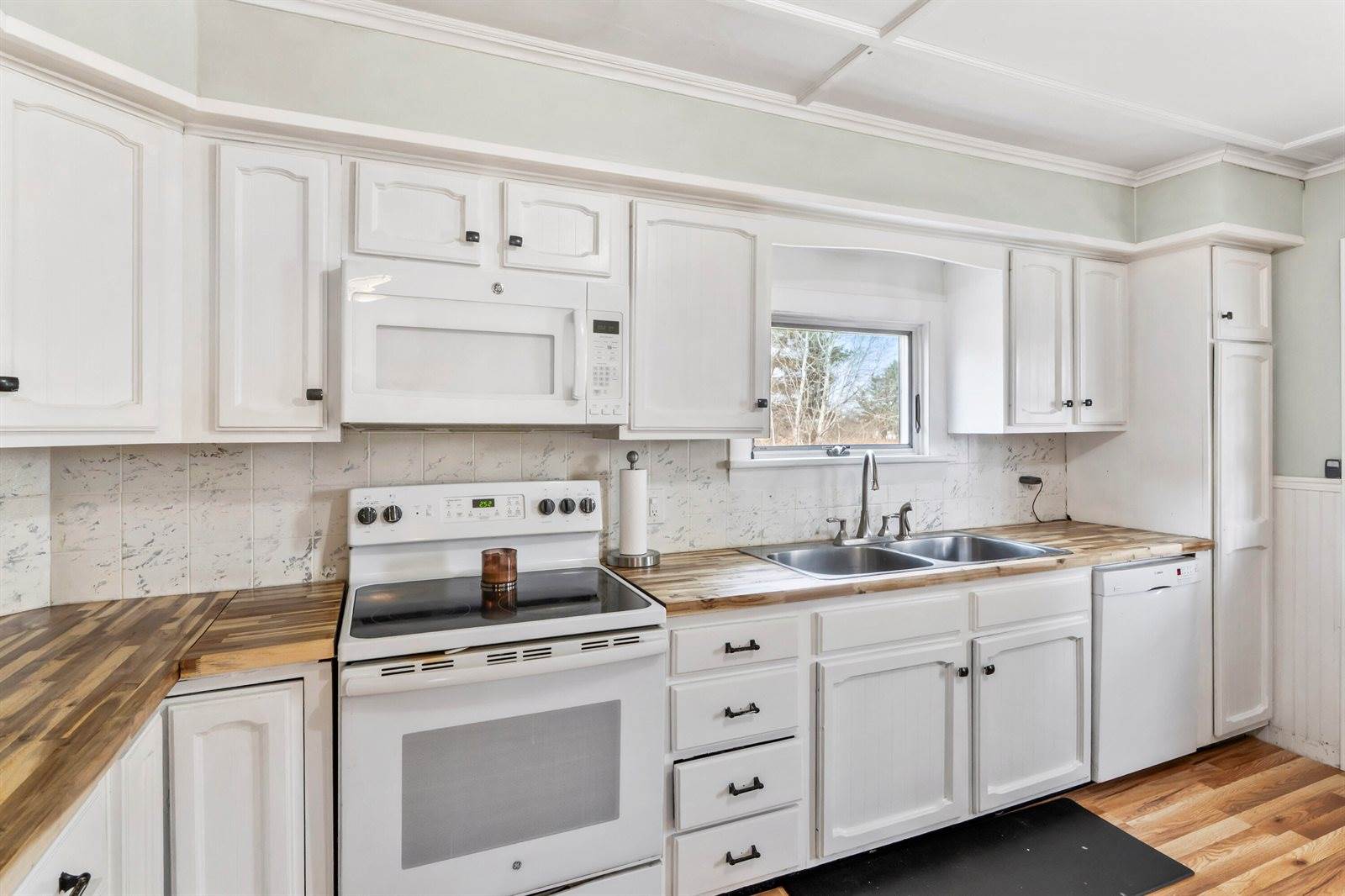 5 Webb Road, Waterville, ME 04901