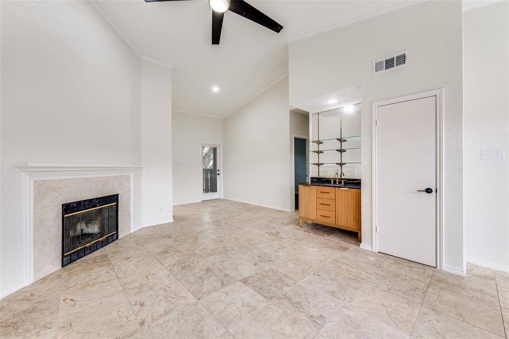 401 Pebble Way, Arlington, TX 76006