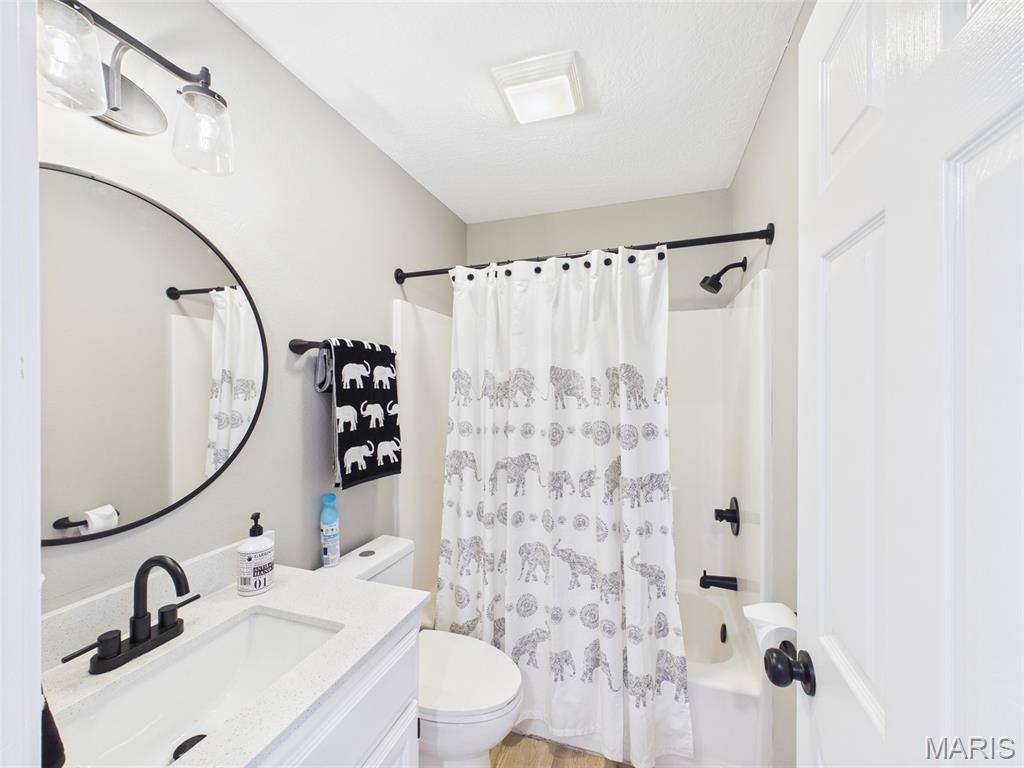 16860 Lensman Road, Saint Robert, MO 65584