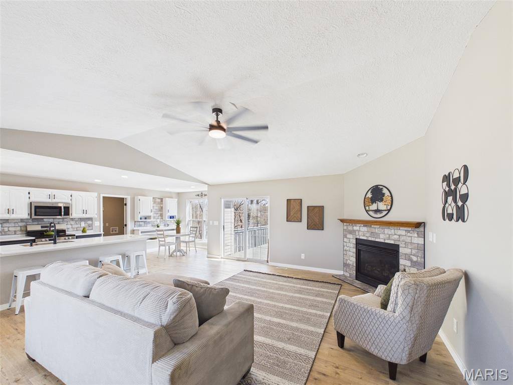 16860 Lensman Road, Saint Robert, MO 65584