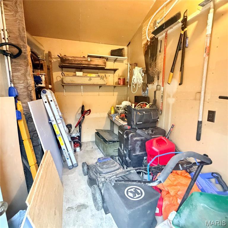 2 Ross Road, Waynesville, MO 65583