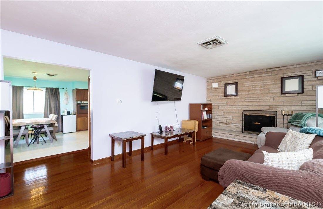 9007 County Road 403, Charlestown, IN 47111