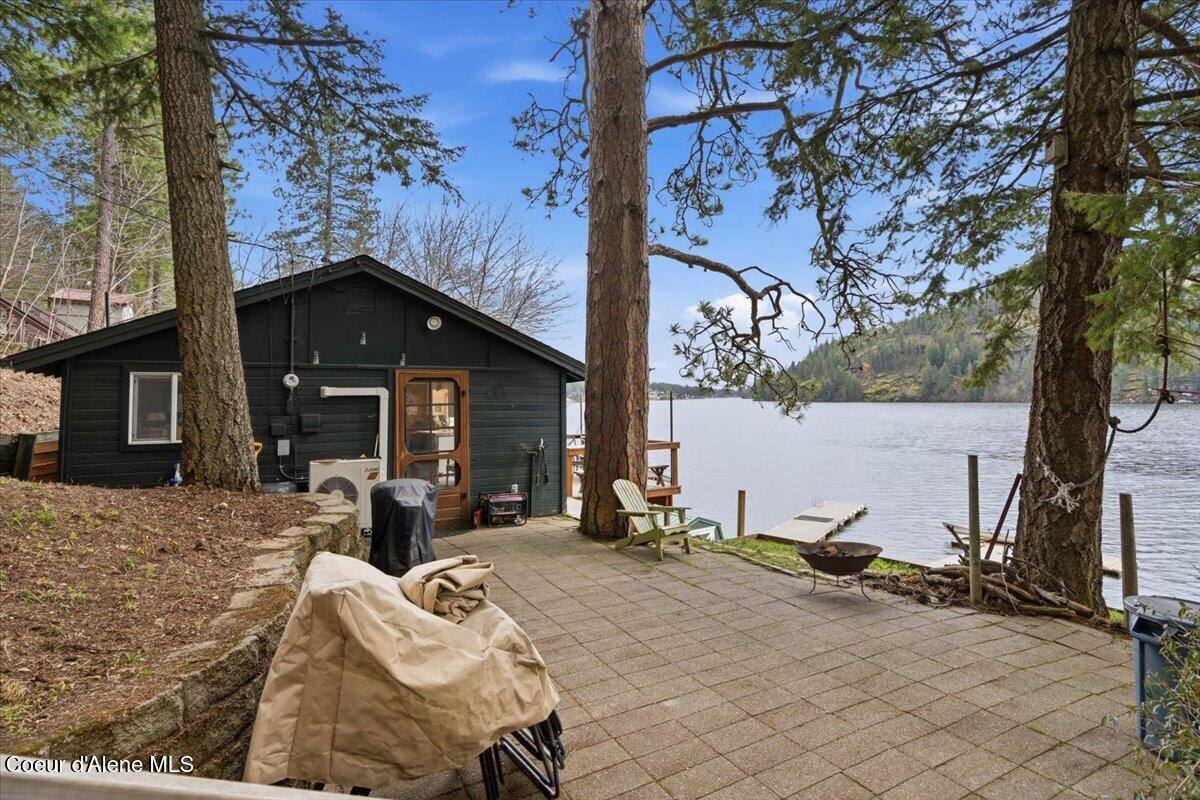 5822 West Boathaven Ln, Rathdrum, ID 83858