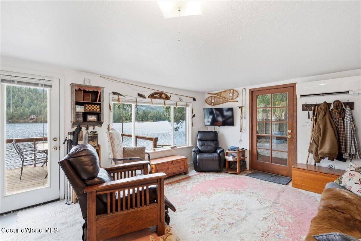 5822 West Boathaven Ln, Rathdrum, ID 83858