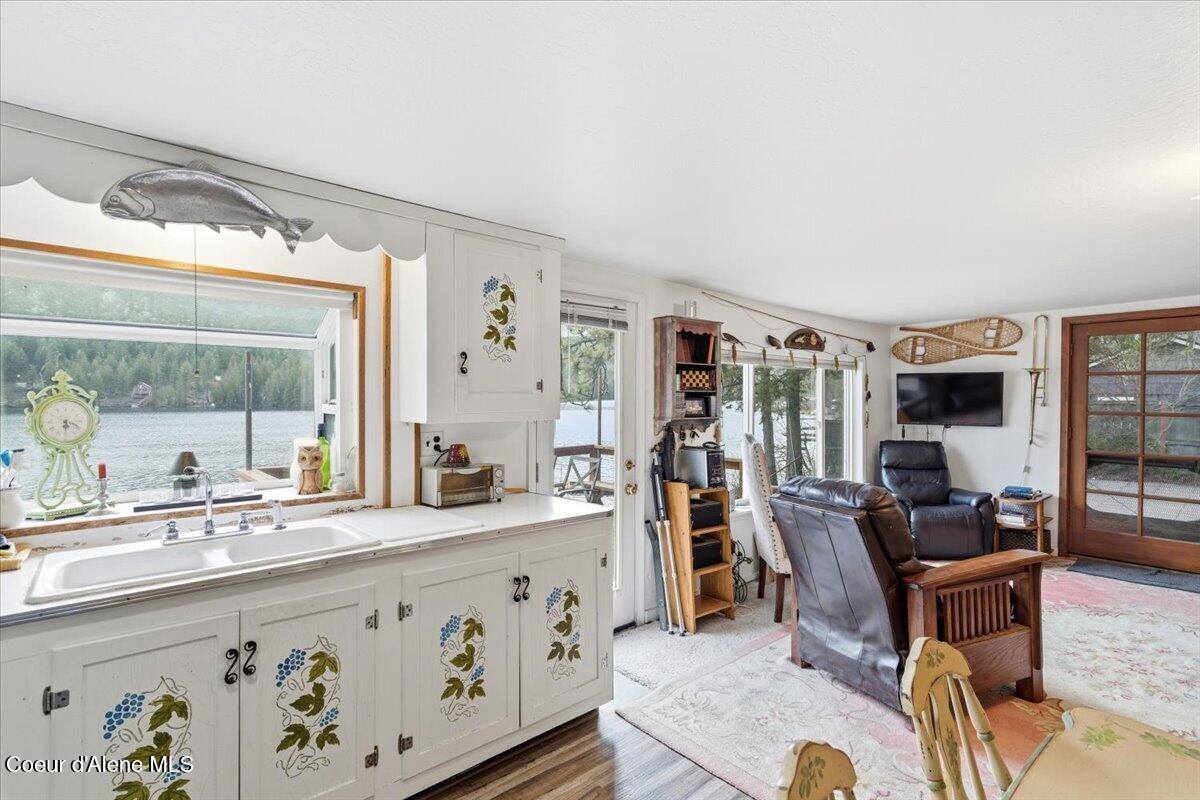 5822 West Boathaven Ln, Rathdrum, ID 83858