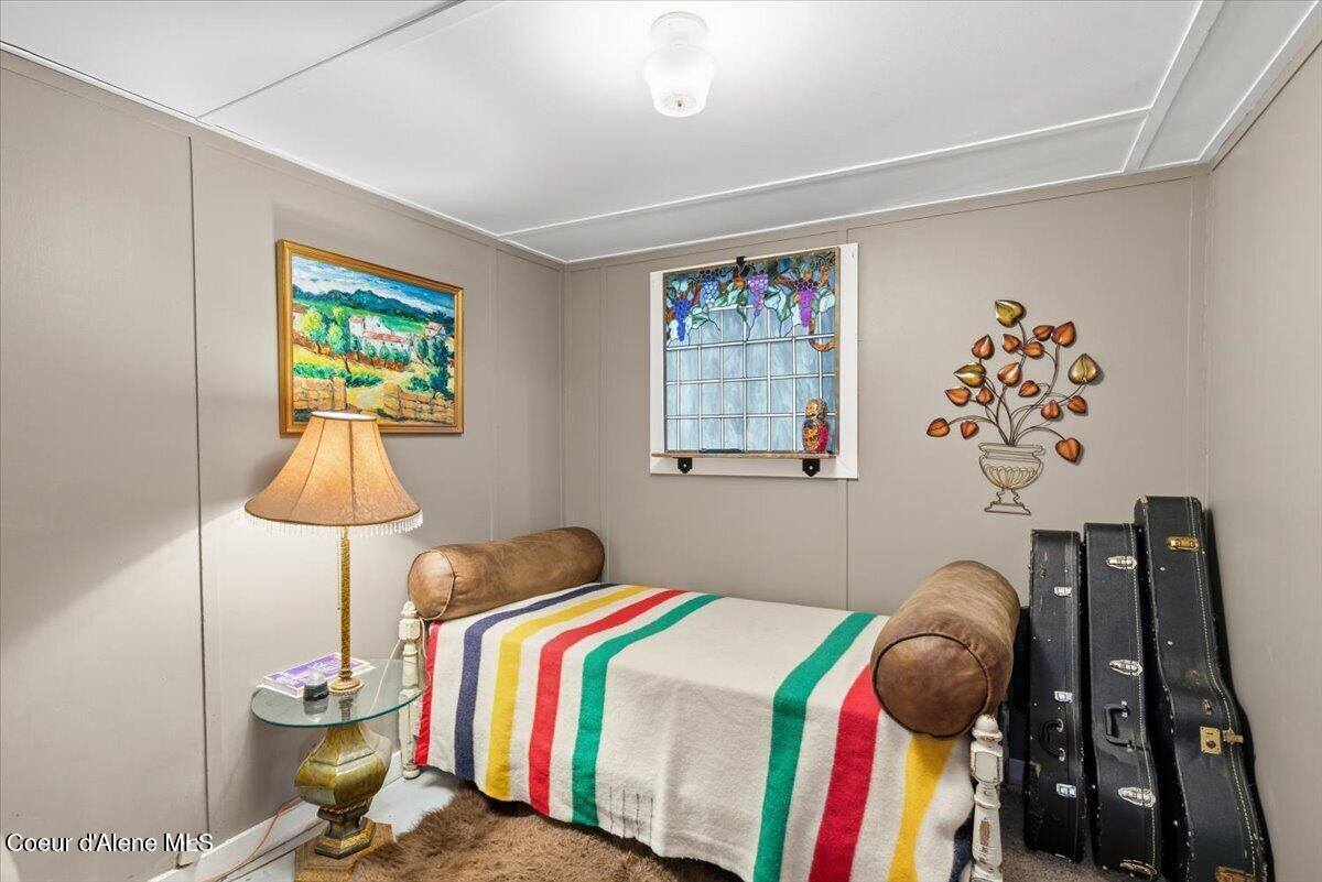 5822 West Boathaven Ln, Rathdrum, ID 83858