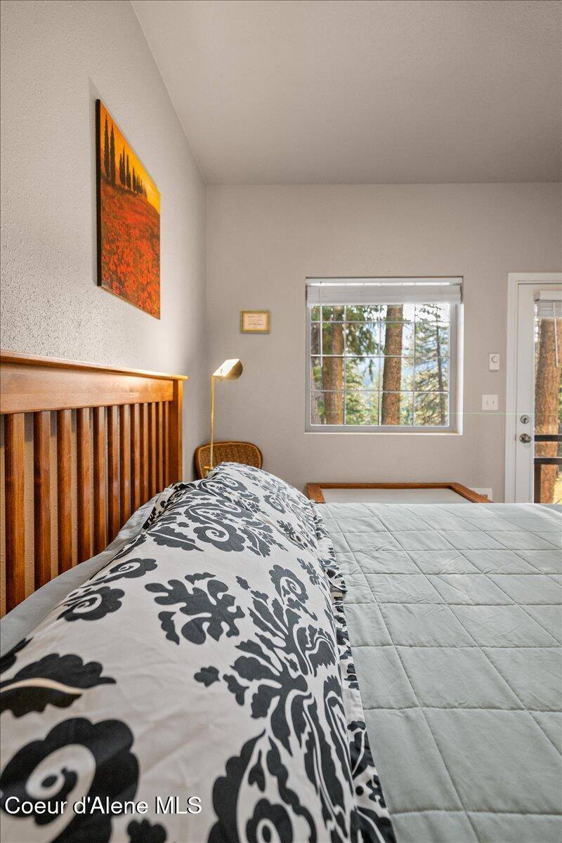 5822 West Boathaven Ln, Rathdrum, ID 83858