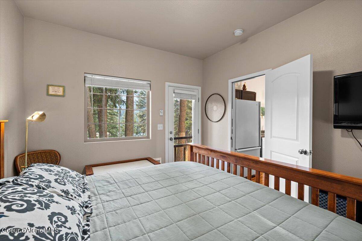 5822 West Boathaven Ln, Rathdrum, ID 83858