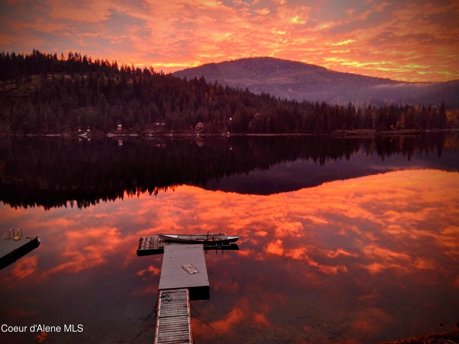 5822 West Boathaven Ln, Rathdrum, ID 83858