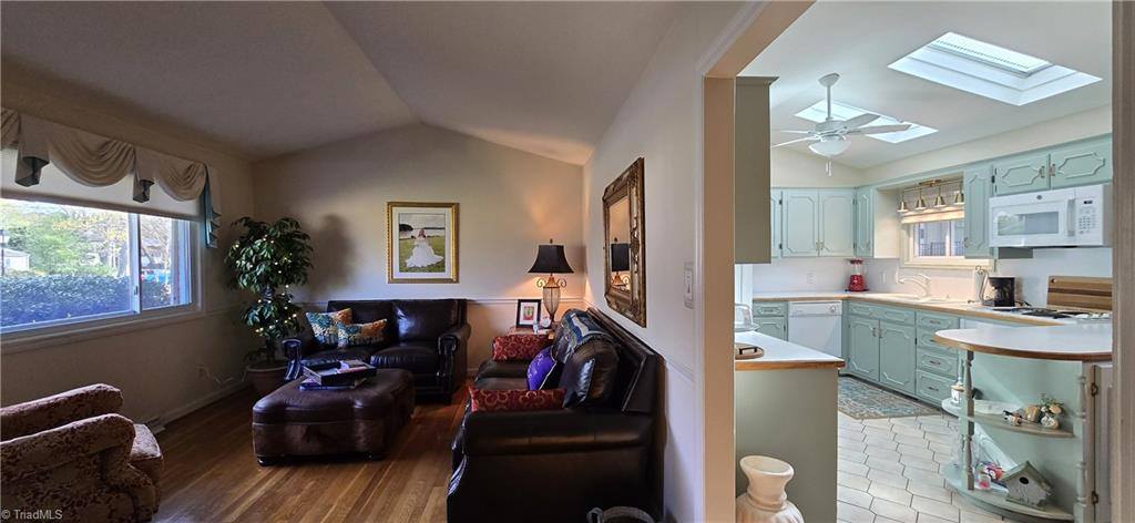 105 Mendenhall Road, Jamestown, NC 27282