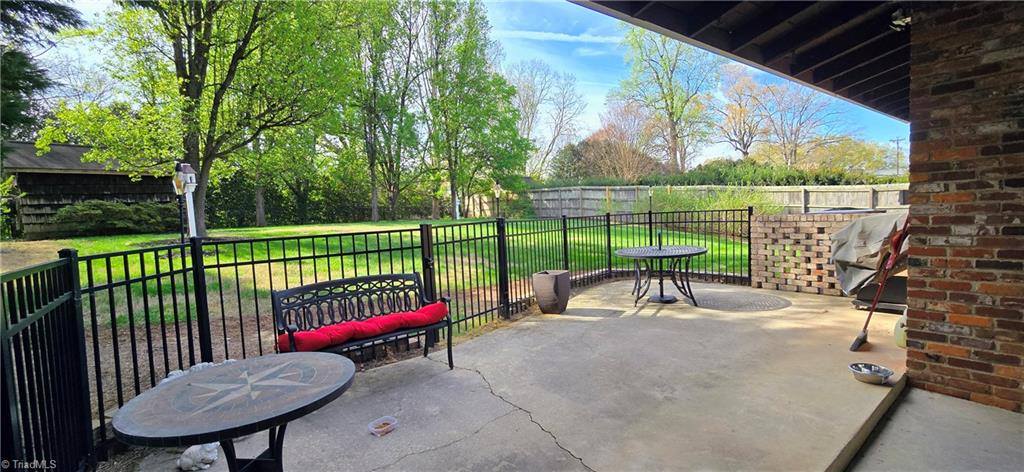 105 Mendenhall Road, Jamestown, NC 27282
