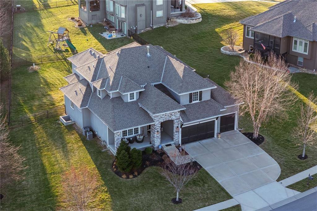 7026 Belmont Drive, Shawnee, KS 66226