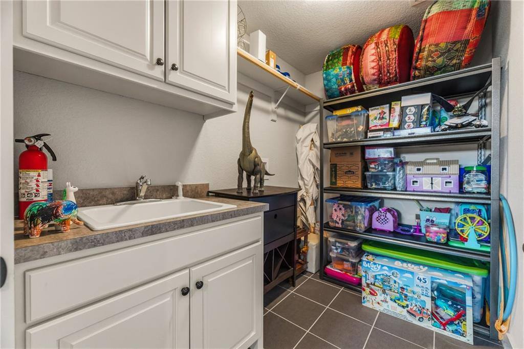 7026 Belmont Drive, Shawnee, KS 66226