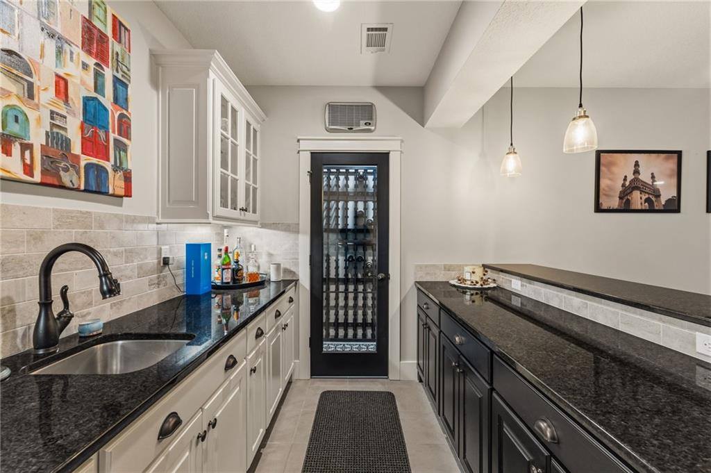 7026 Belmont Drive, Shawnee, KS 66226