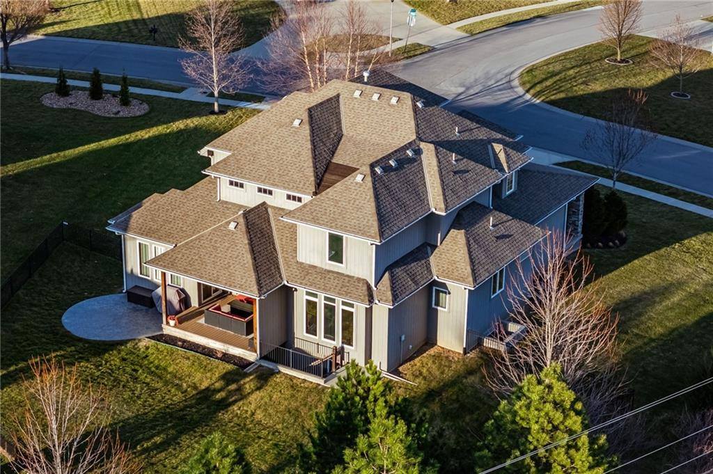 7026 Belmont Drive, Shawnee, KS 66226